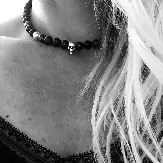 collier ras de cou tête de mort, Dark Roses Artisan créateur Francais