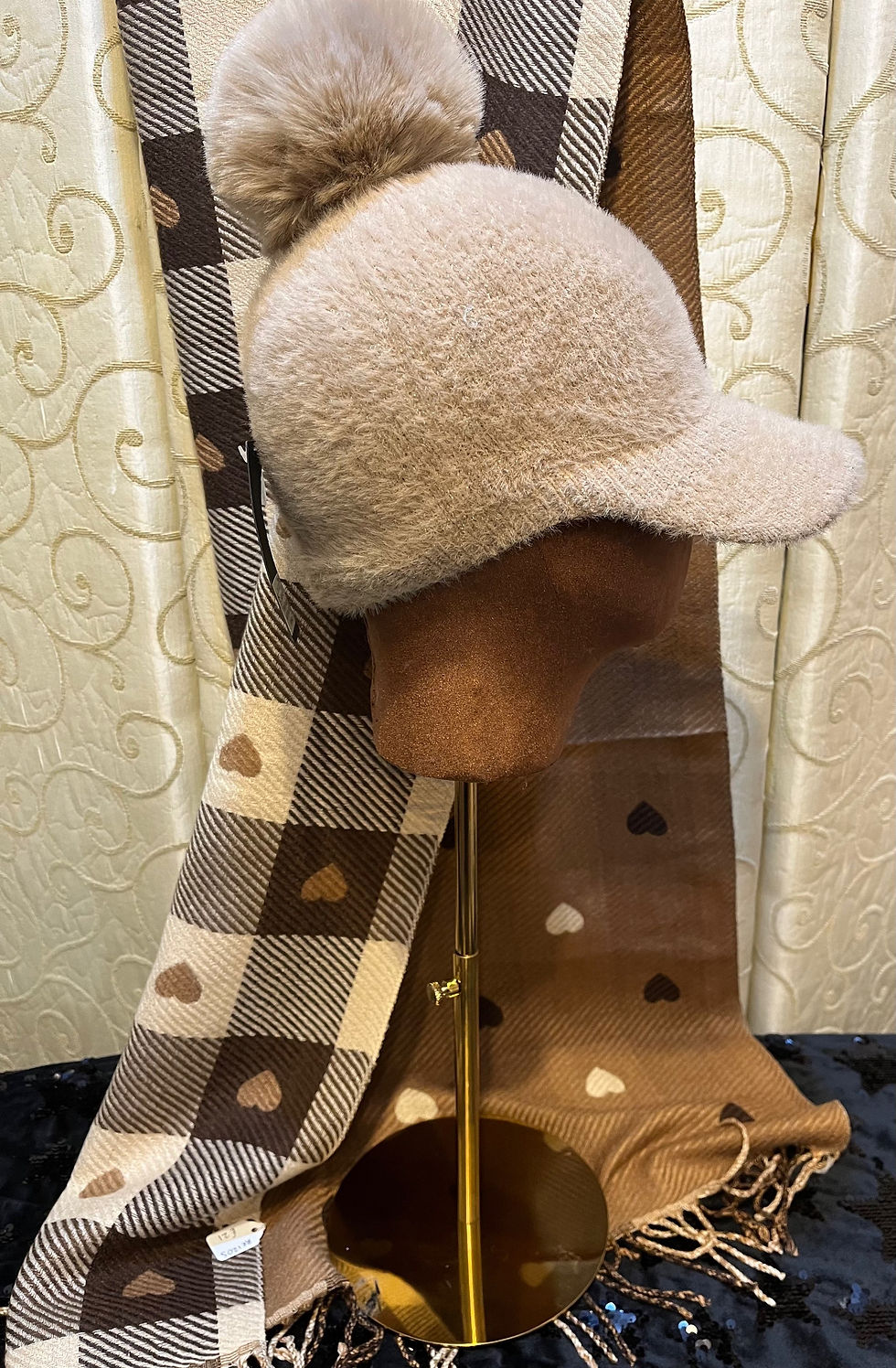 Thumbnail:  heart scarf