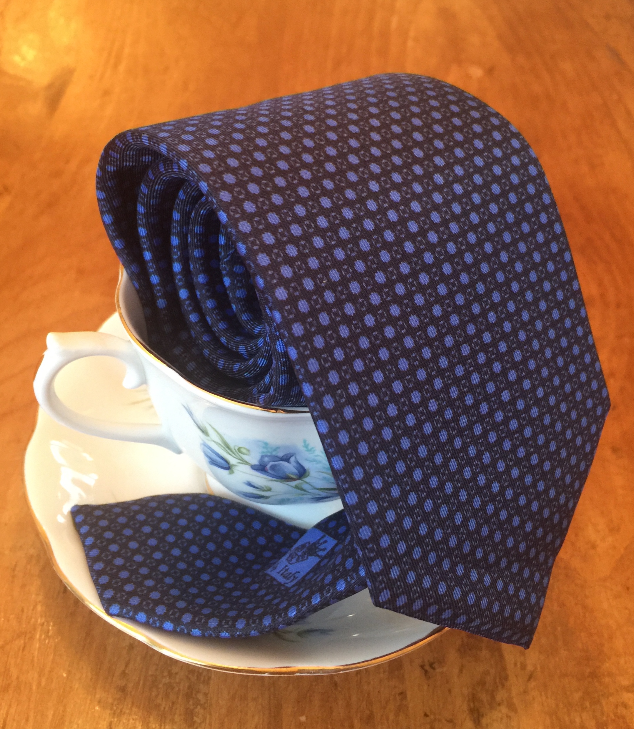 navy tonal dot2