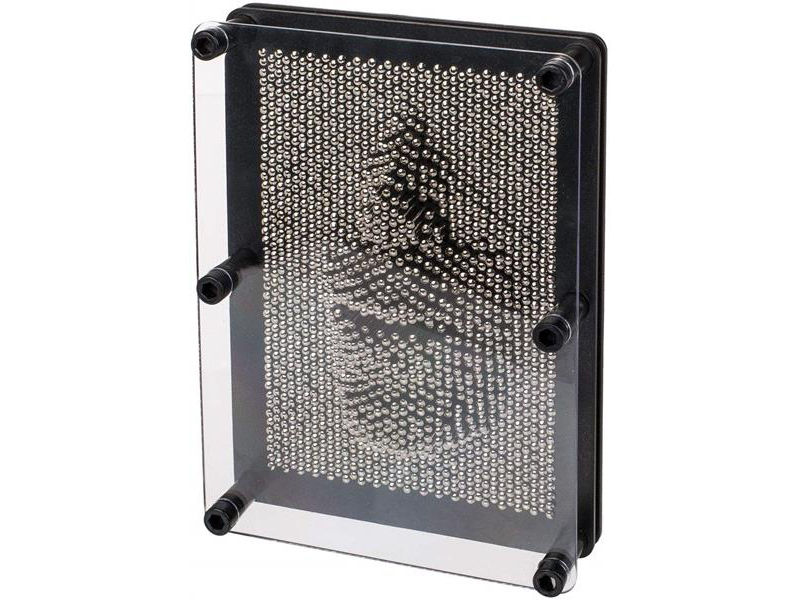 Pinart Brett, Nagelspiel