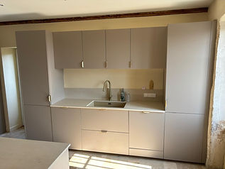 Cuisine ouverte tons beige