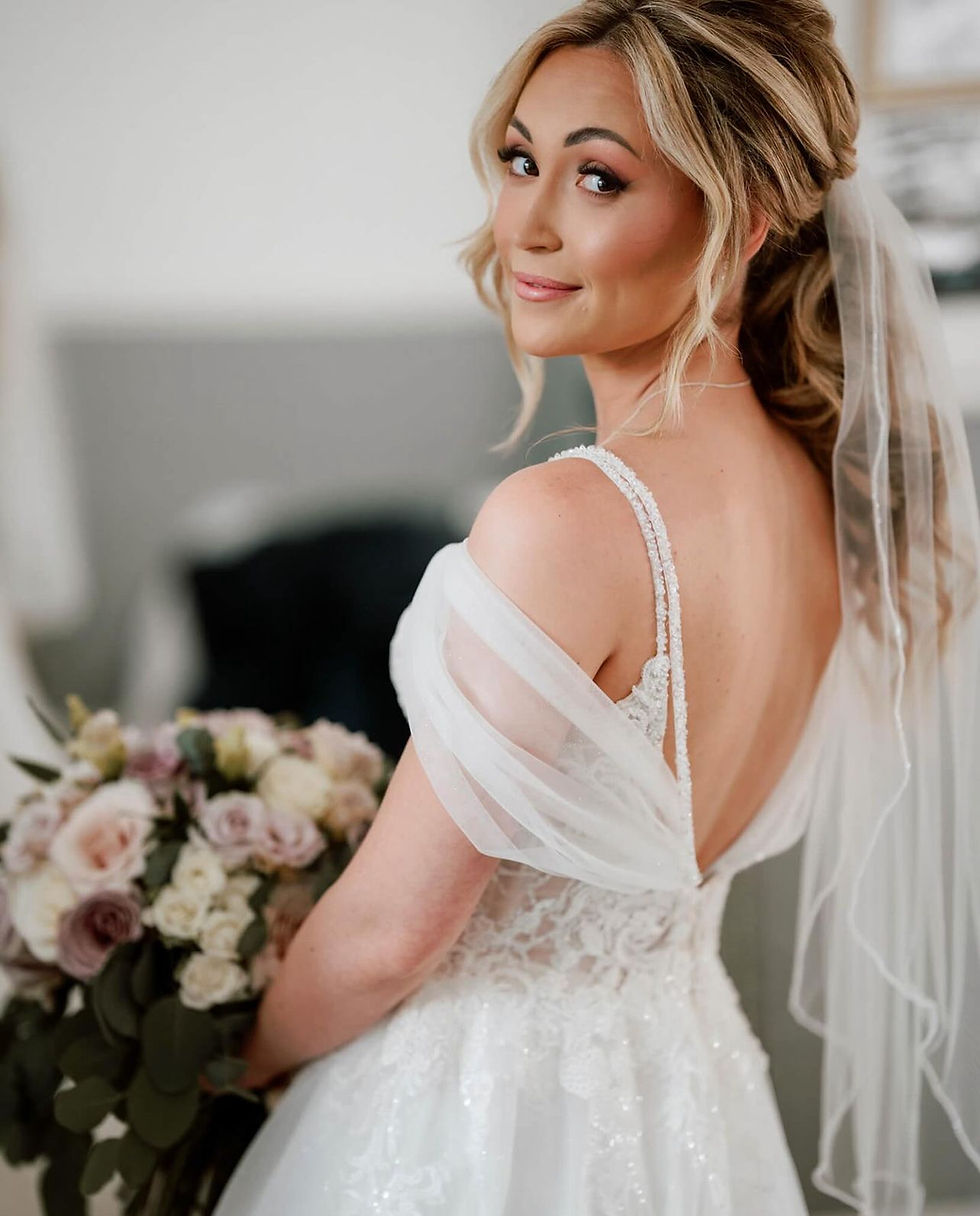 Glowing GemMakeup bride