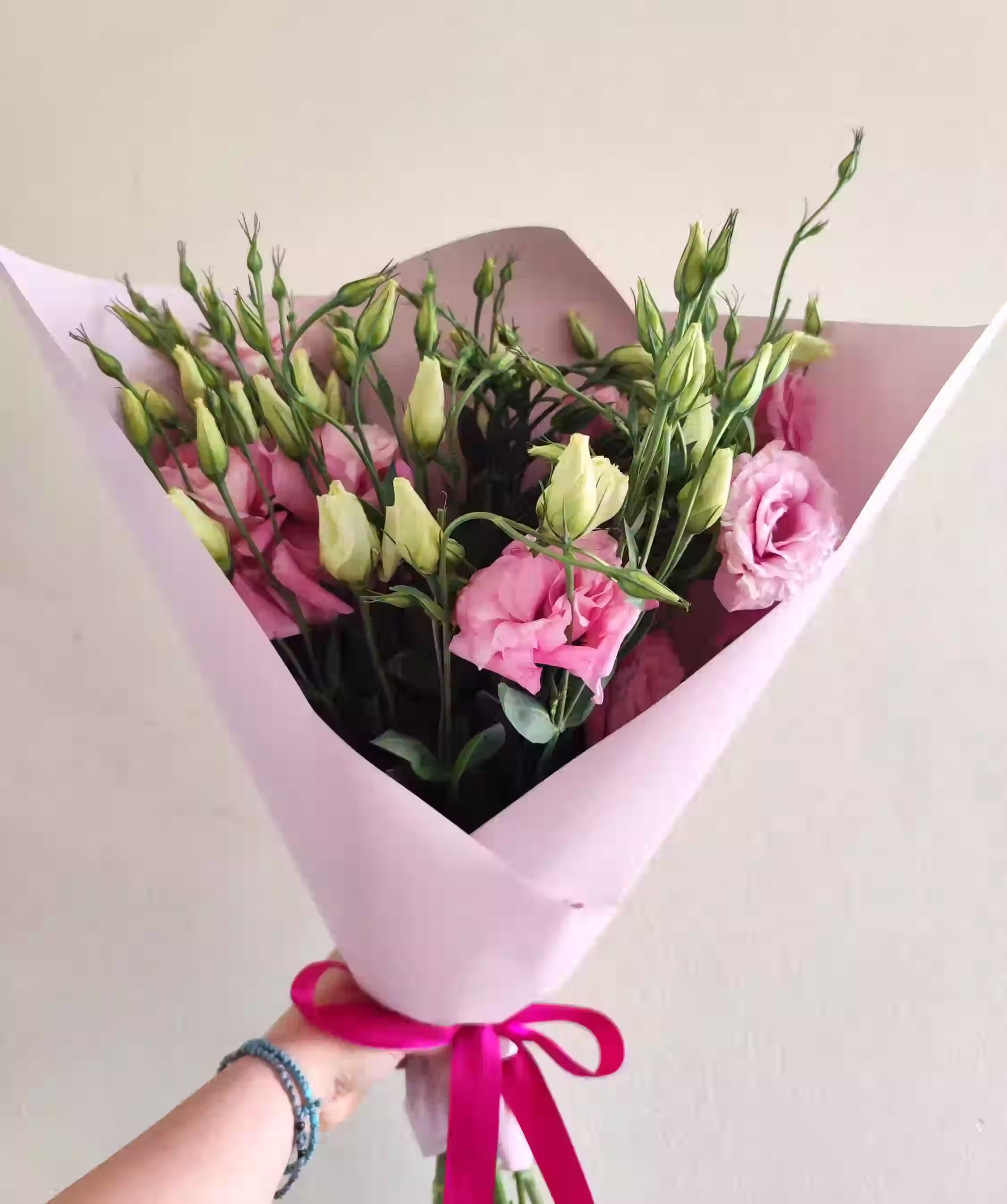 Elegant lisianthus bouquet with delicate fresh blooms and soft petals.