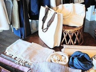 「Tomoの服」明日まで