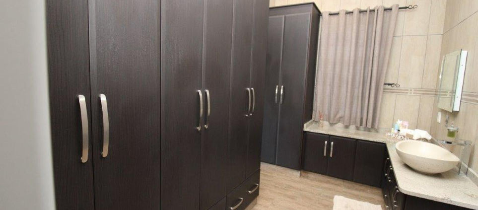 #35 Bathroom 3 en-suite.jpg