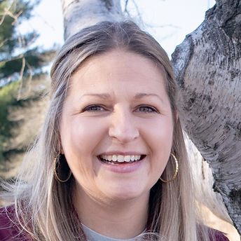 Headshot of Lisa Bratsburg