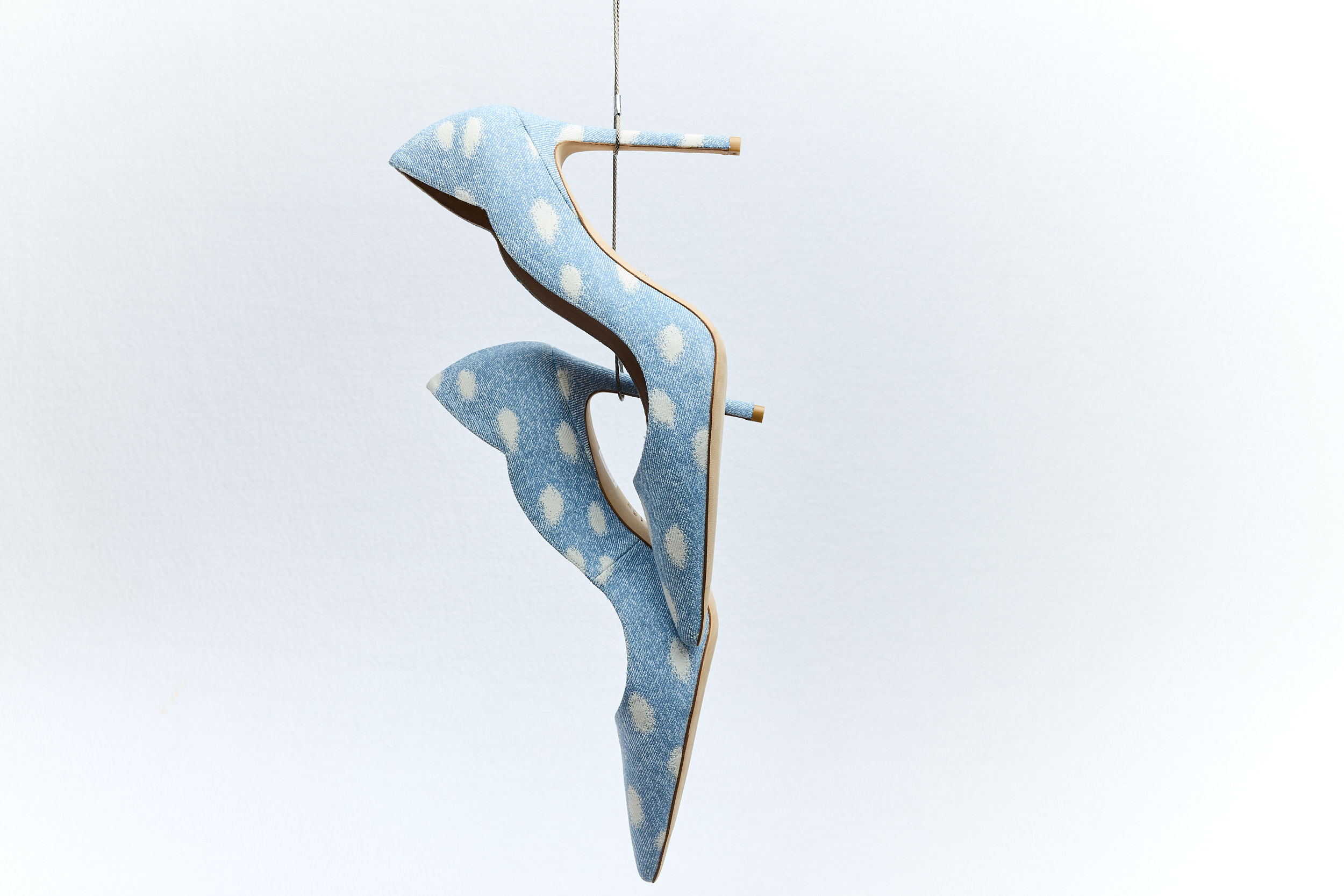 Stuart Weitzman Stuart 100 Scallop Pump