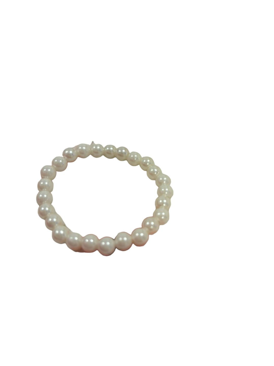 White pearl bracelet