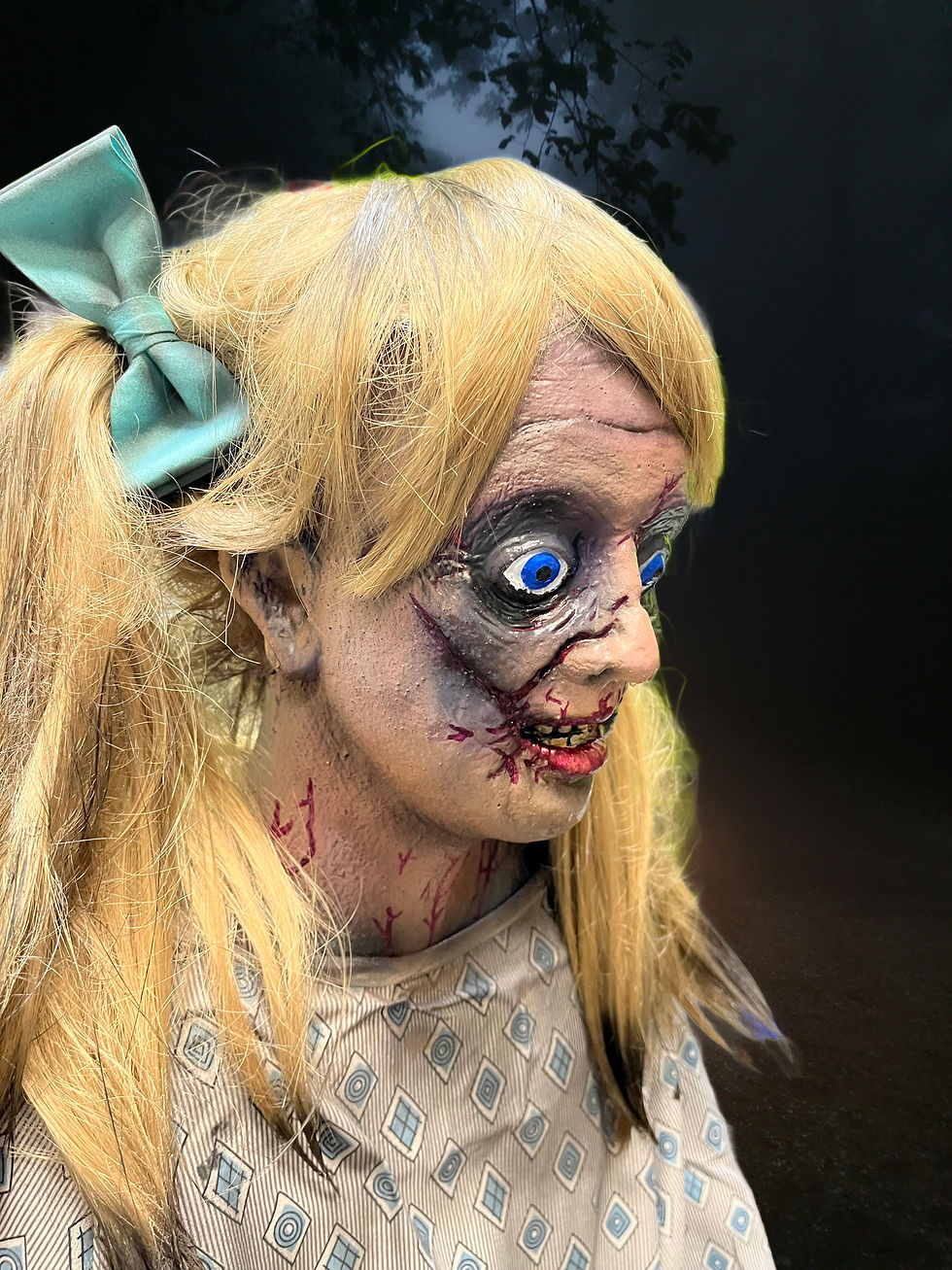 Thumbnail: Decaying Dani (Zombie Girl)