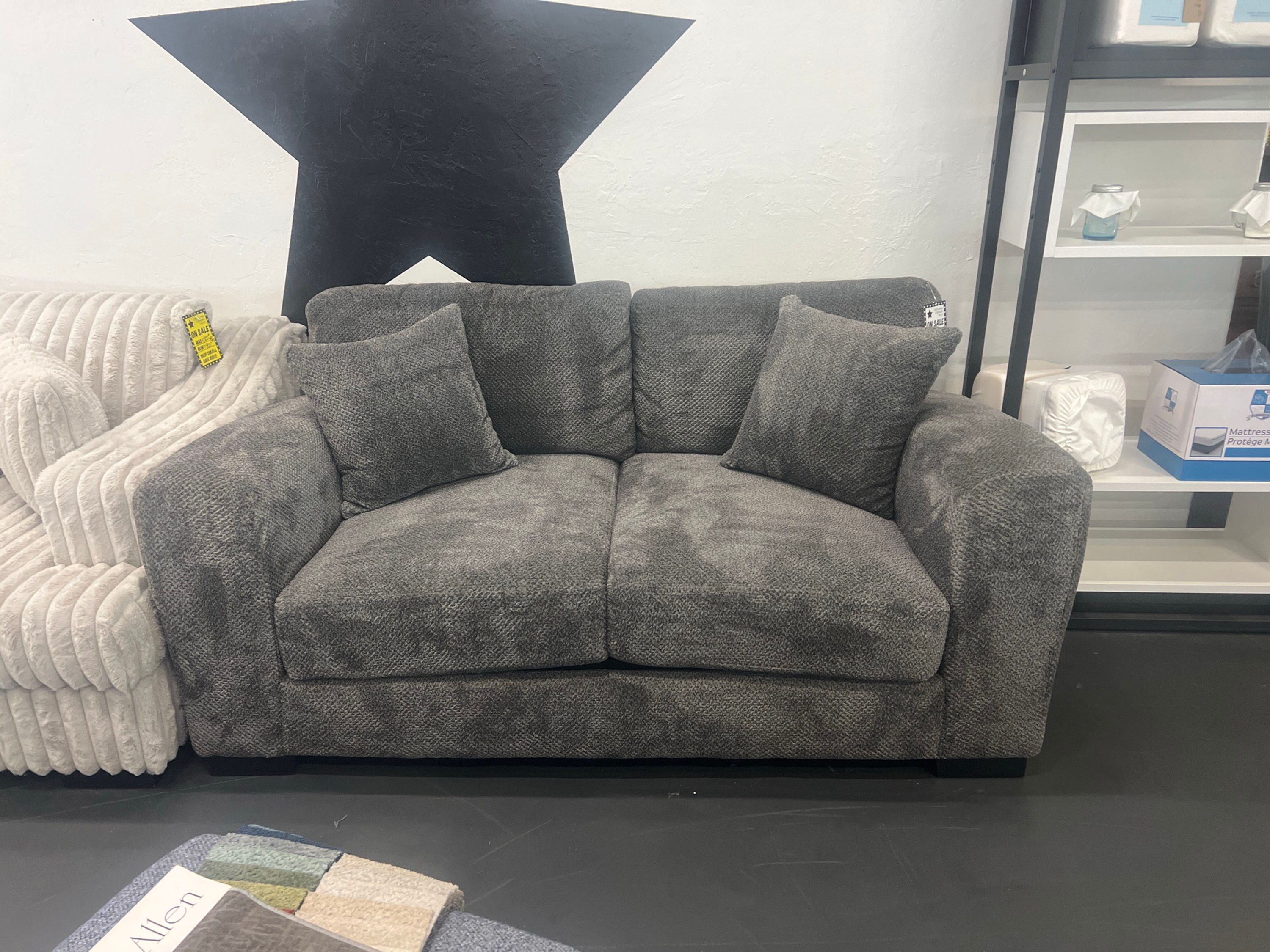 Wesley loveseat (floor model)