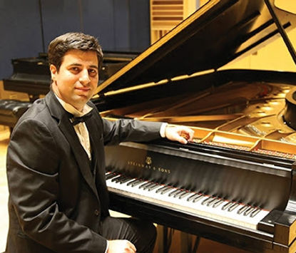 Sandro Tsomaia pianist.jpg