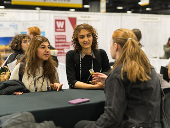 Anna Dashtmian and Fereshteh Darvishi (PhD students, Arnold lab) at the 2023 Society for Neuroscience Meeting.