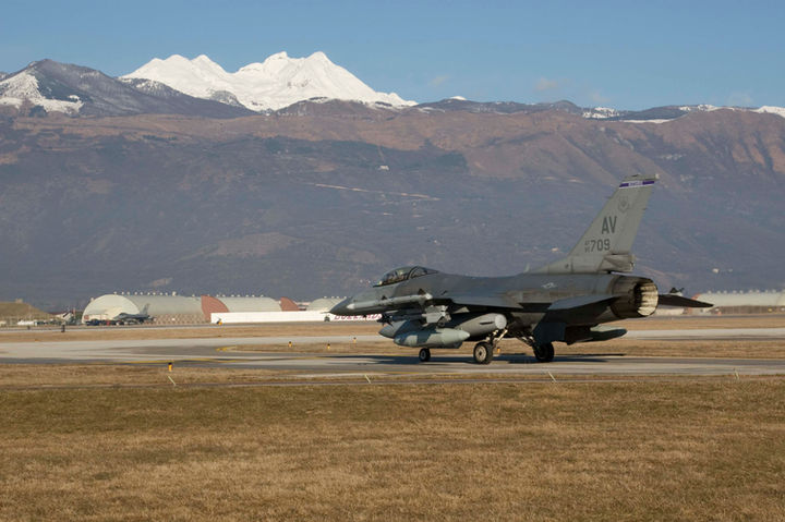 aviano_1.jpg