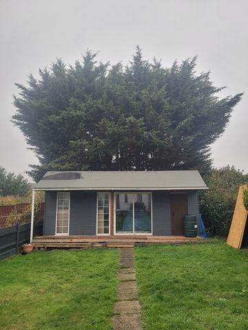 Hedge Summerhouse_1.jpg