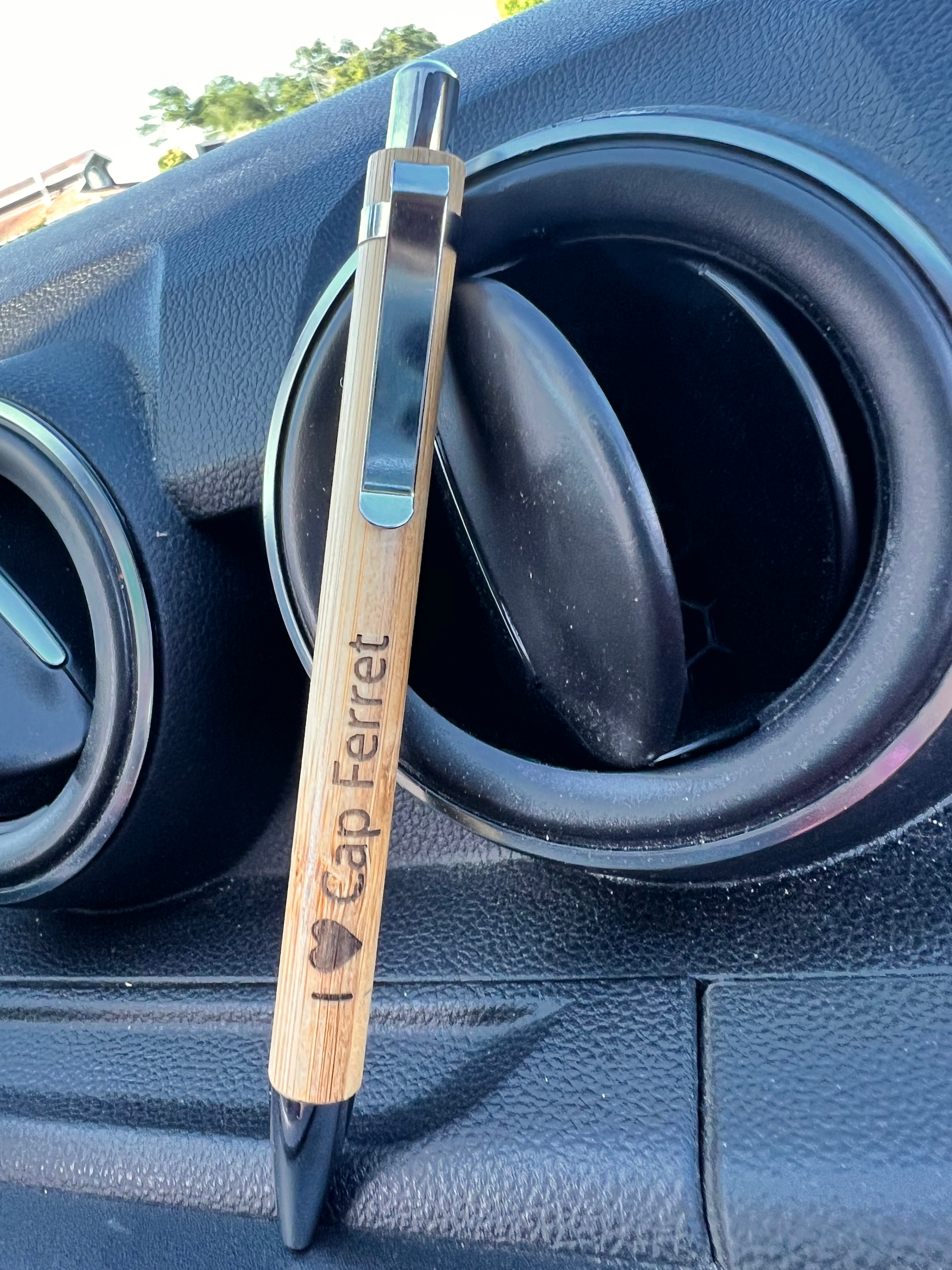 Stylo noir en bambou personnalisable