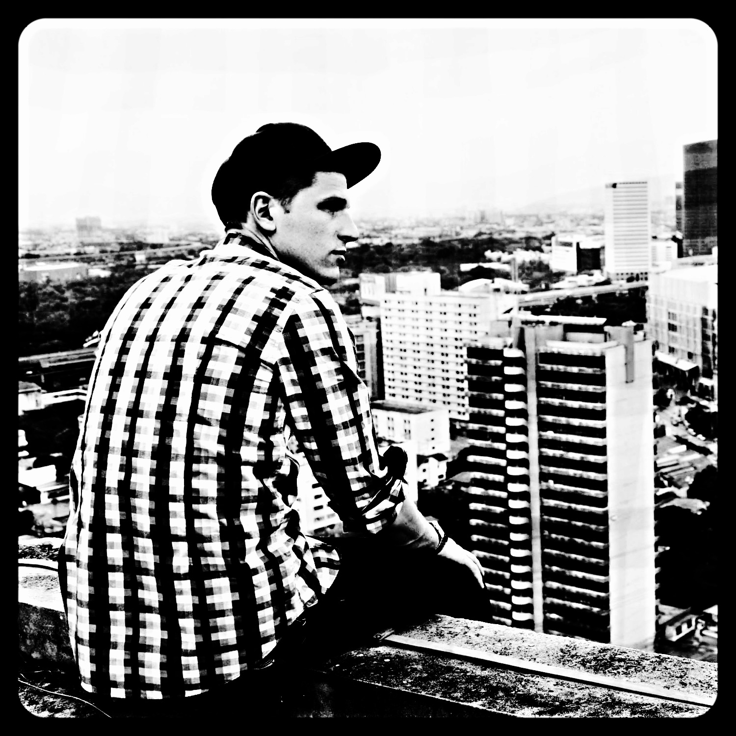 MC EMON