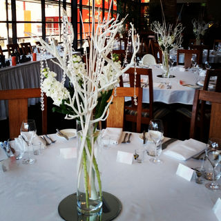 winter centrepiece
Snowy Mountains wedding & event florist. Jindabyne florist. Thredbo florist. Lake Crackenback Resort weddings.
