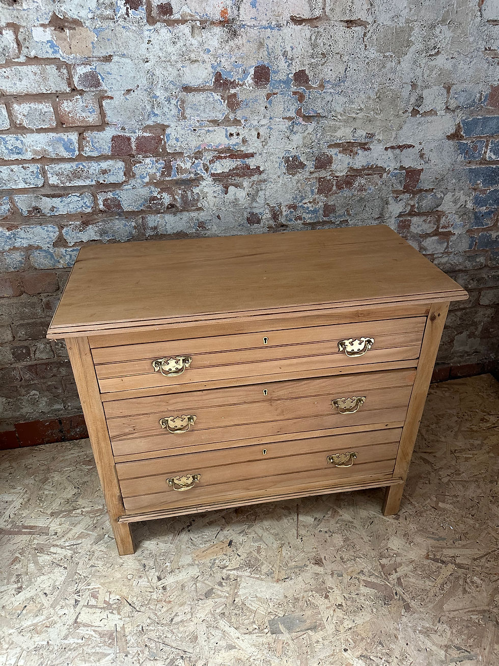 Late Victorian/Edwardian Pine Chest of Drawers