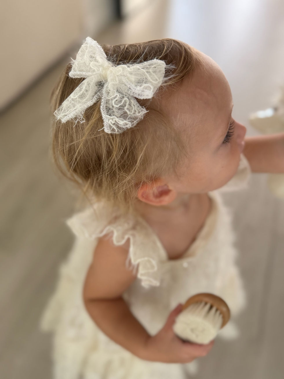 Thumbnail: Riviera Bow Clip