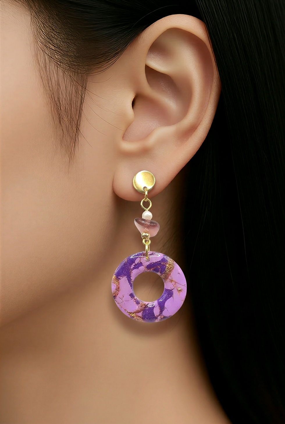 Boucles d'oreilles pâte polymère violet mauve or recouverte époxy et sur acier inoxydable REACH– virginia Cie Art Bijoux