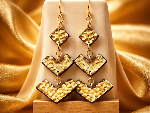 boucle d'oreilles artisanal français en polymère et époxy de style doré brillant sur acier inoxydable REACH créé par Virginia Cie Art