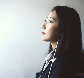 Elle%20Lee%20music%20conductor_edited_edited.jpg