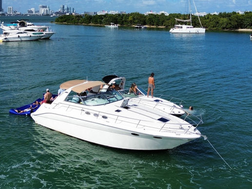 What to Do If Your Group Is Bigger Than 13 for a Boat Day in Miami