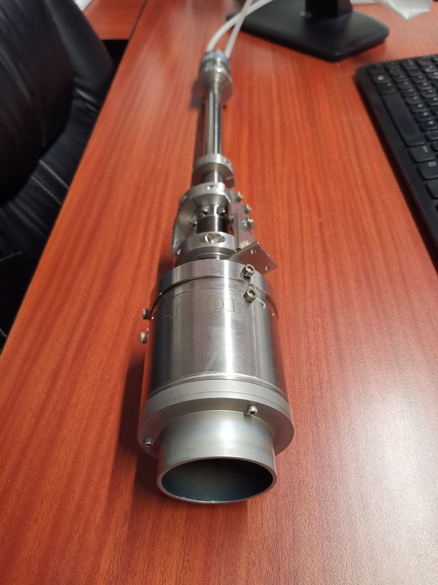 MAGNETRON FOR 2'' TARGET WITH CHIMNEA AND FLEXIBLE ORIENTATION DEVICE