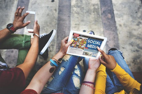 A desvalorização das empresas jornalísticas e o fortalecimento das Fake News