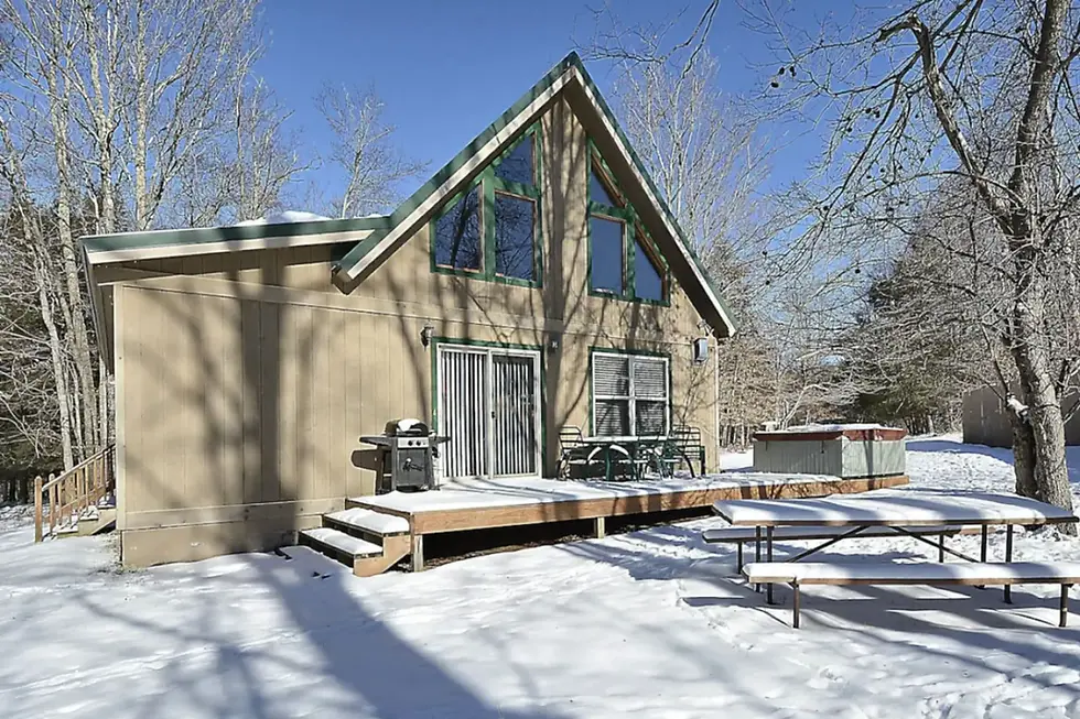 Creekside Cabin Exterior Snow