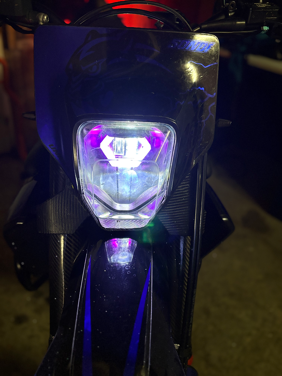 Miniaturbild: Hexagon LED-Scheinwerfer Husqvarna