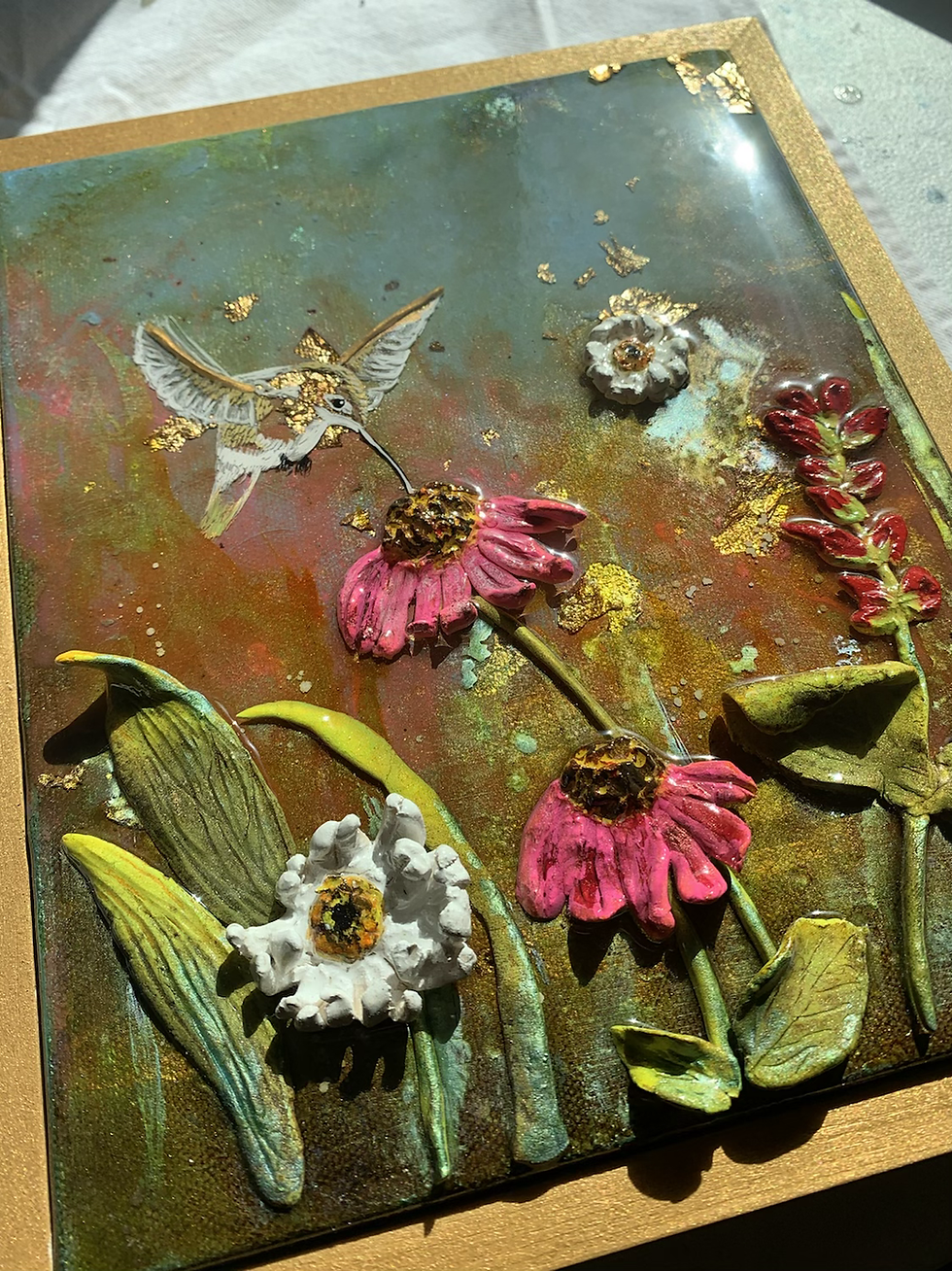 Thumbnail: Hummingbird in Gold