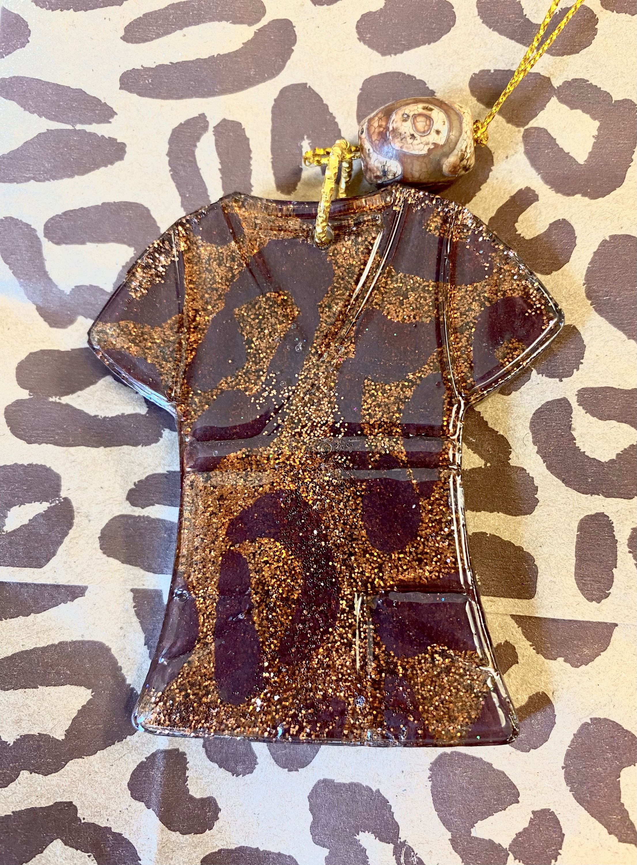 Resin Scrub Top Ornament