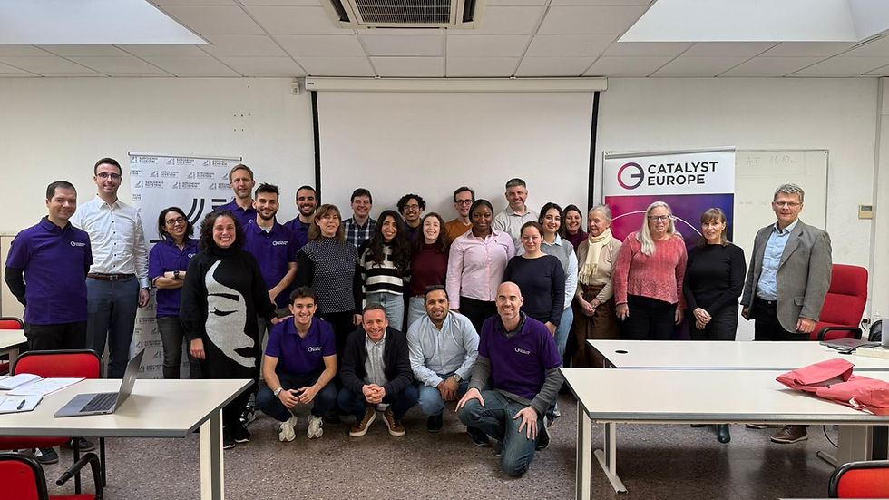 A workshop résztvevői a Madridi Műszaki Egyetemen, köztük a felvétel bal szélén a Széchenyi István Egyetem képviselői, dr. Törzsök Péter és Németh Péter.