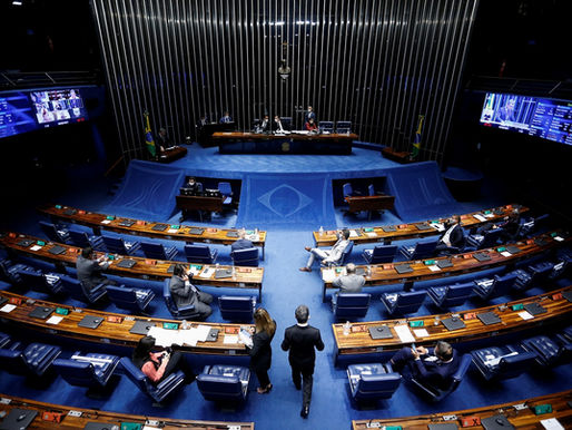 Resquícios de um passado monárquico: Senado avalia pedido de plebiscito para 2026