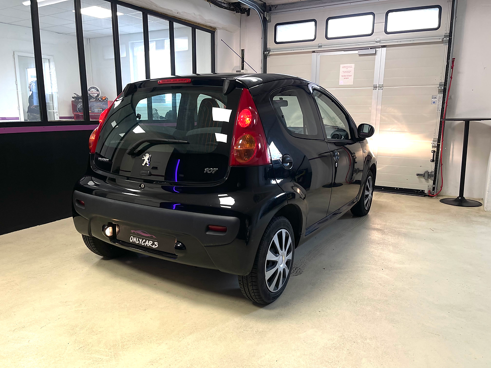 Miniature : PEUGEOT 107 1.0e 12V 68ch BLUE LION Urban