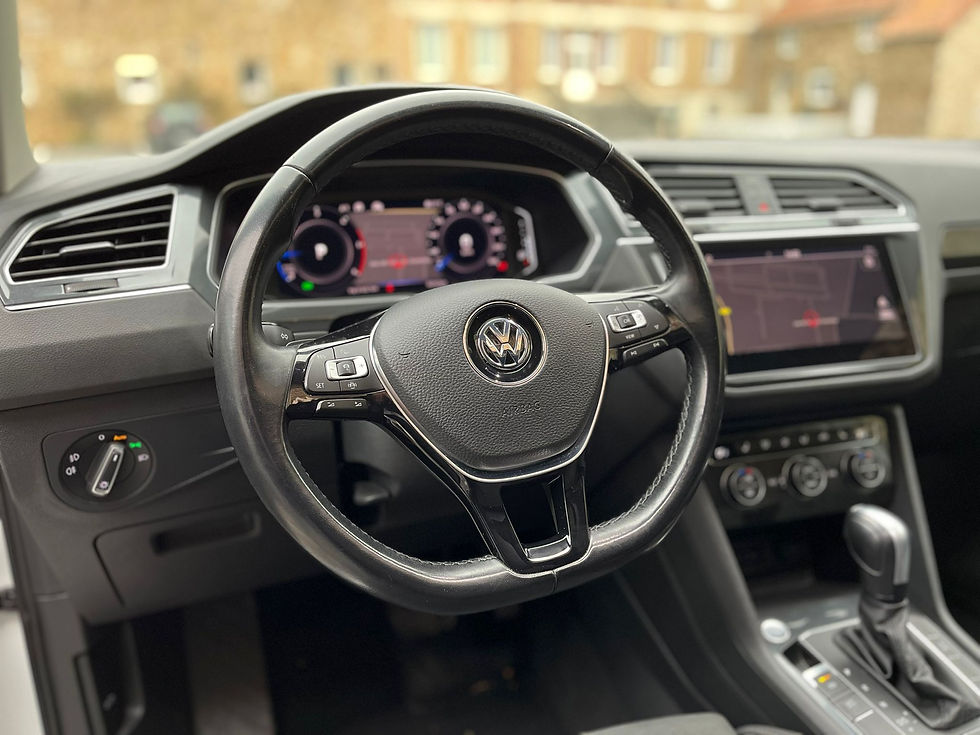 Miniature : Volkswagen Tiguan 2.0 TDI 150 DSG7 Black R-Line