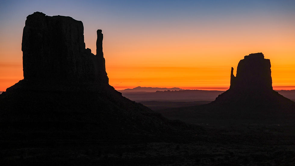 Lever de soleil sur Monument Valley