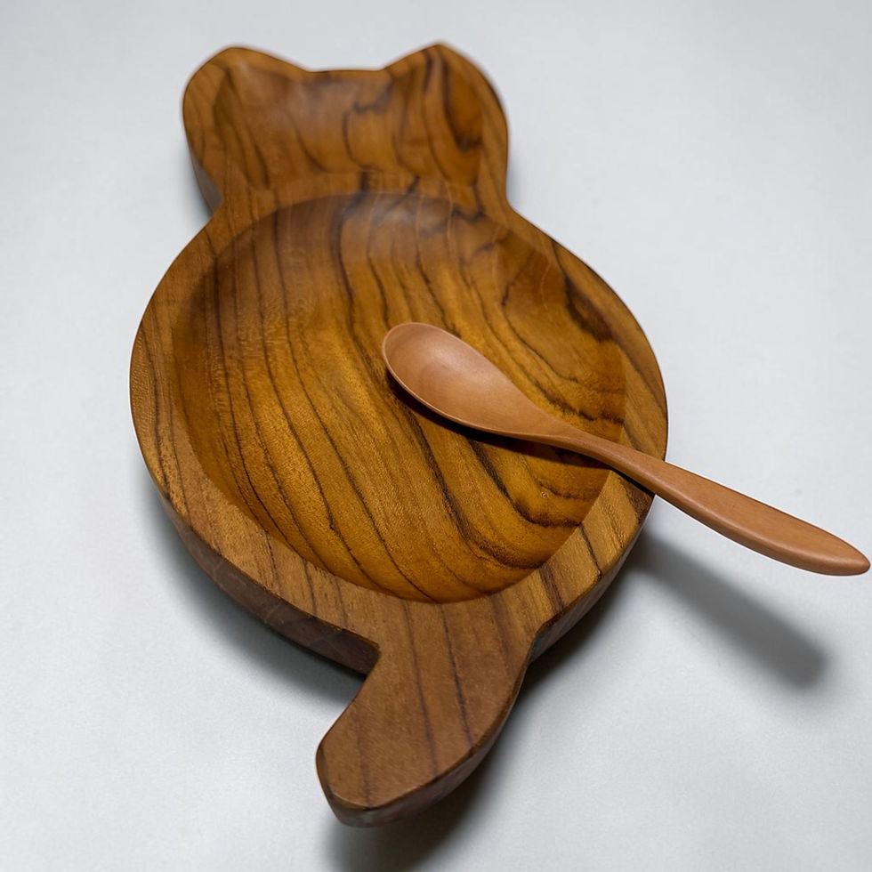 サムネイル： 先行予約【TEAK Collection】チークウッド 猫プレート｜癒しの木製小皿・アクセサリートレー・小物入れ・おやつ皿