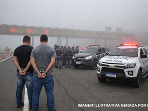 Suspeitos são detidos transportando medicamentos sem documentação em Porangaba