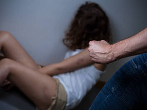 Mulher é vítima de estupro e agressões dentro de casa em Bofete