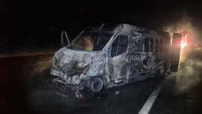 Batida entre duas vans interdita Rodovia no interior de SP