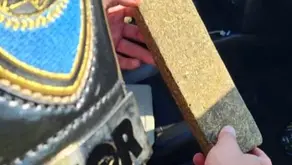 Homens são presos na Castello Branco ao tentar jogar droga pela janela do carro