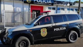Homem é preso por quebrar a perna da mãe com socos e chutes. Mulher está internada no HC de Botucatu