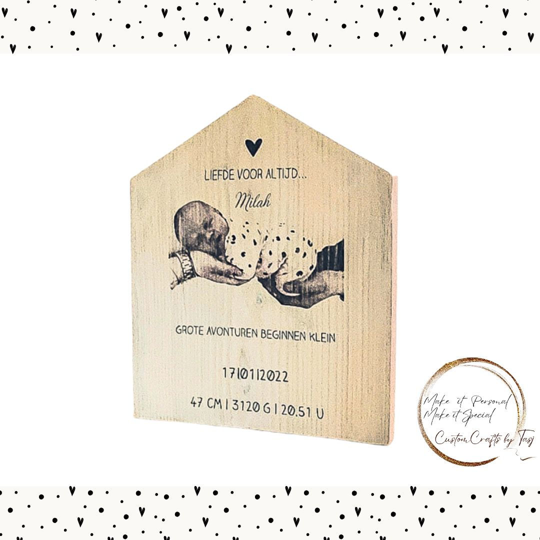Newborn Kraamcadeau gepersonaliseerd houten huisje