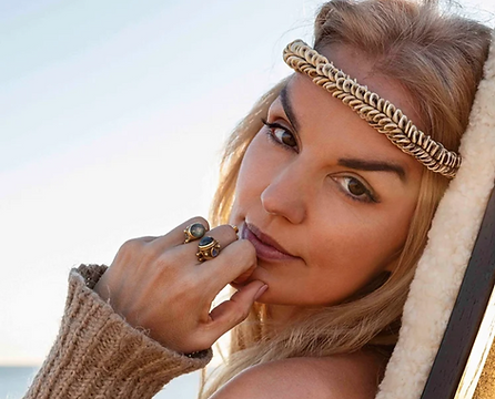 Lex Empress is toonaangevend inspirator en coach als zangeres en spreker.