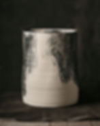 monument 2 porcelain 43 cm tall x 32 cm wide
