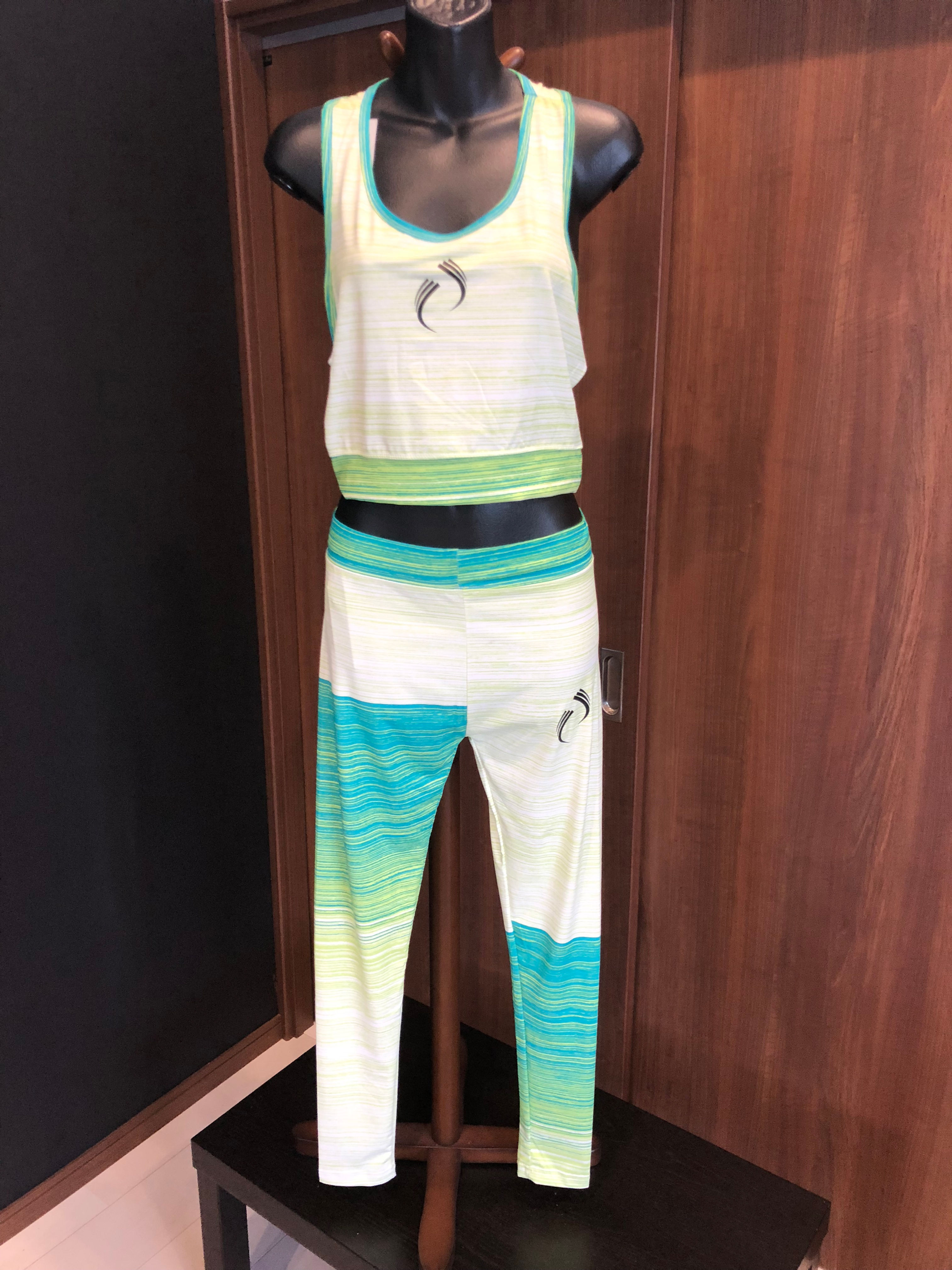 商品名LEO's Apparel　スポーツウエアセットアップ