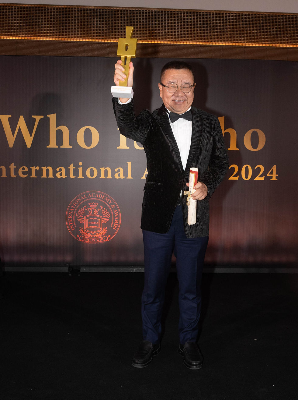 yan_lijin_who_is_who_international_awards
