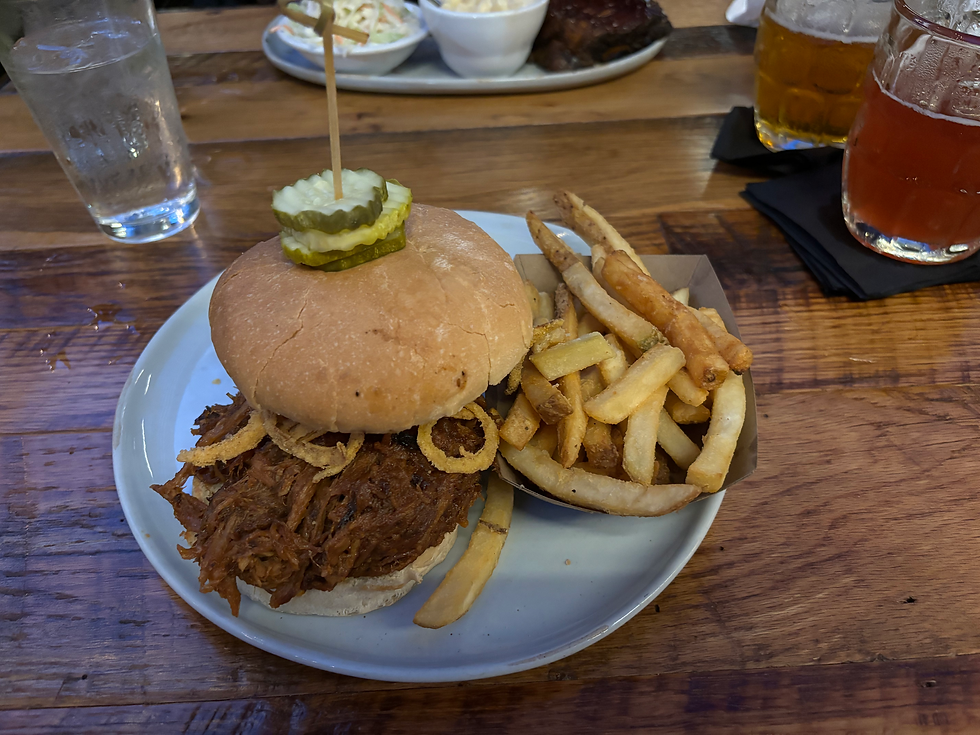 Pulled Pork sandwich at Howard's